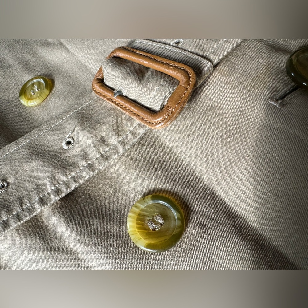 Authentic Burberry Trench Coat - Picture 5 of 16